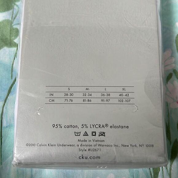 Calvin Klein 2 Pack Hip Briefs White - Picture 3 of 7